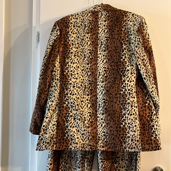 Men’s Size Large Suit - Picture 7 of 9